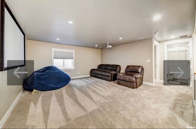 Foto del edificio - 2621 E Clarkstone Dr