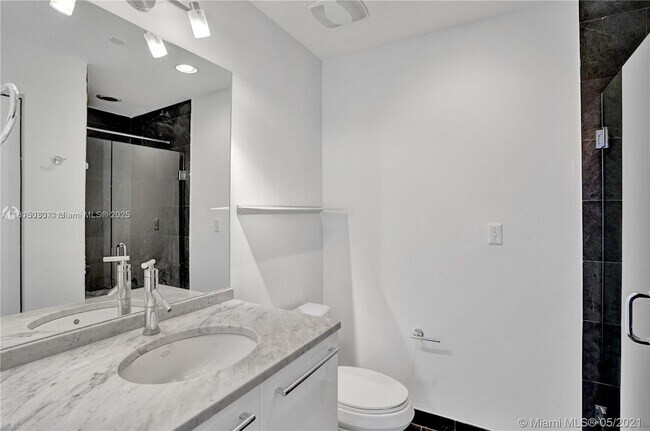 Foto del edificio - 900 Biscayne Blvd