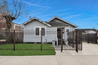 Building Photo - 2820 Holman St