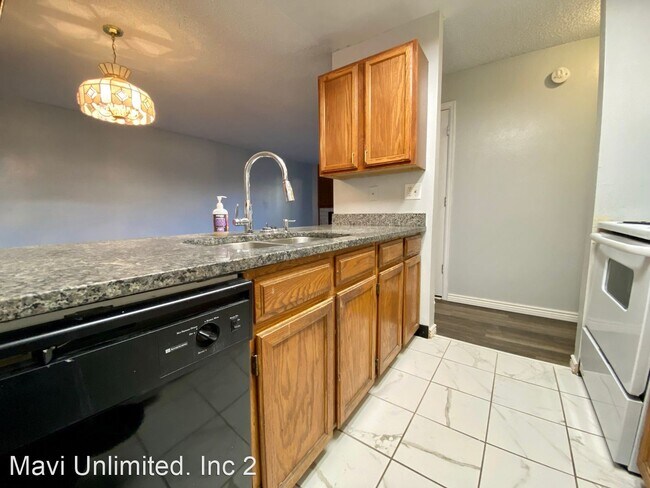 Foto del edificio - 2 br, 1 bath House - 14780 E Kentucky Dr #427