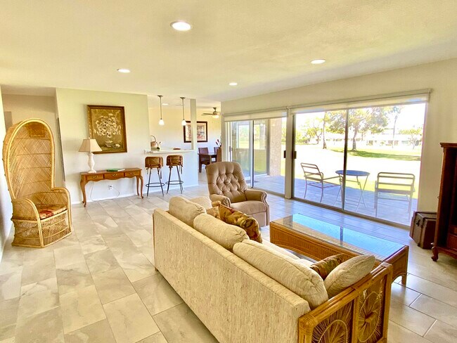 Foto del edificio - 80100 Palm Cir Dr