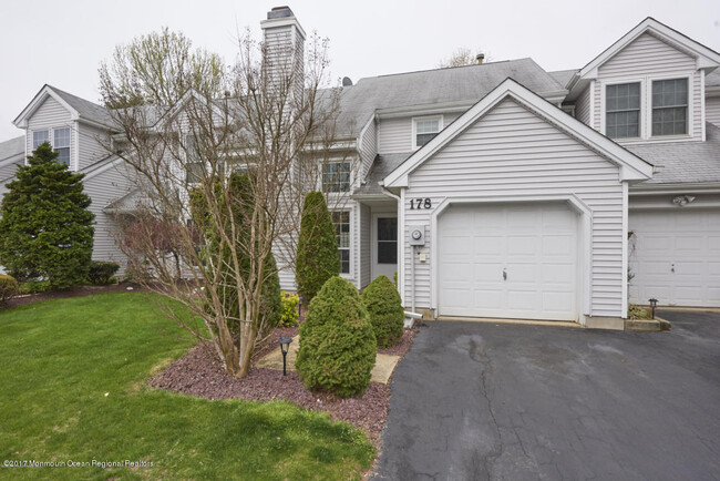 Building Photo - 178 Primrose Ln