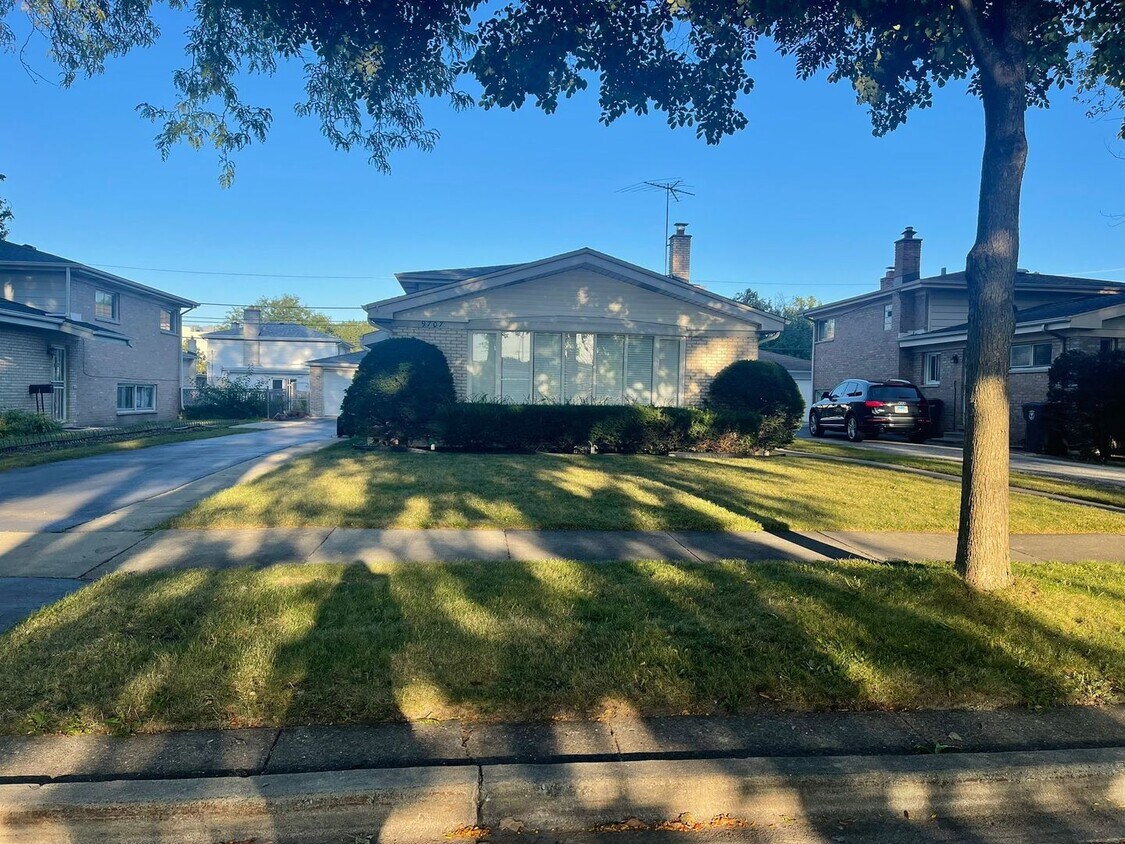 Primary Photo - 9707 Le Claire Ave