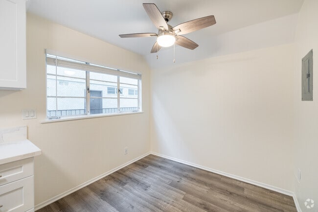 1 dormitorio, 1 baño - 715 pies cuadrados - Comedor - Las Casitas Apartments