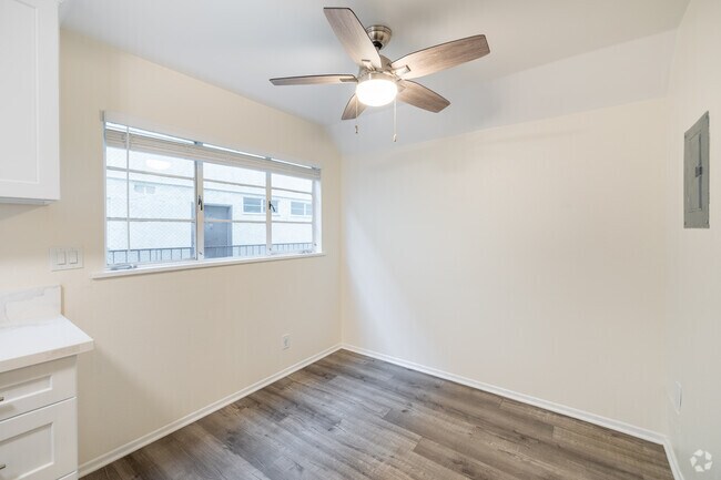 1BR, 1BA - 715SF - Dining Room - Las Casitas Apartments