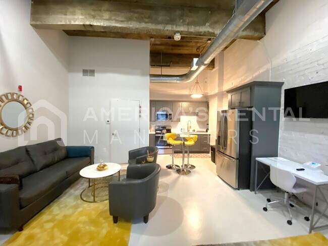 Building Photo - DEPOSIT PENDING!!! Move in special!Fully F...