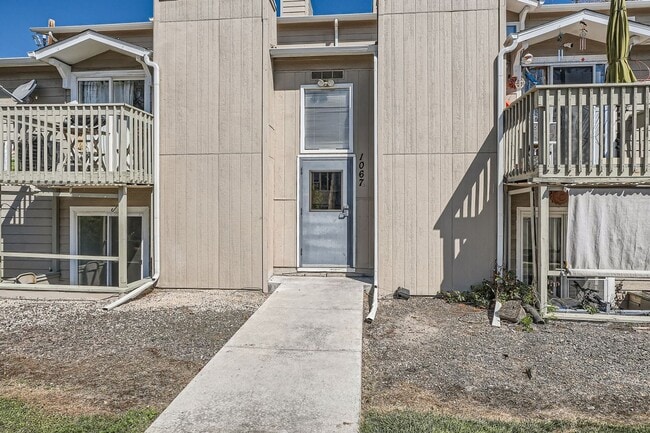 Foto del edificio - Newly Updated 2 Bedroom Condo- Move in Nov...