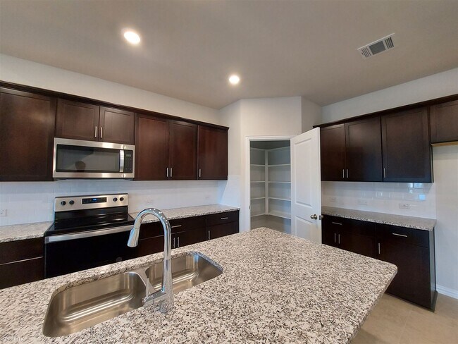 Building Photo - 4 br, 3 bath House - 3253 Timineri Lane