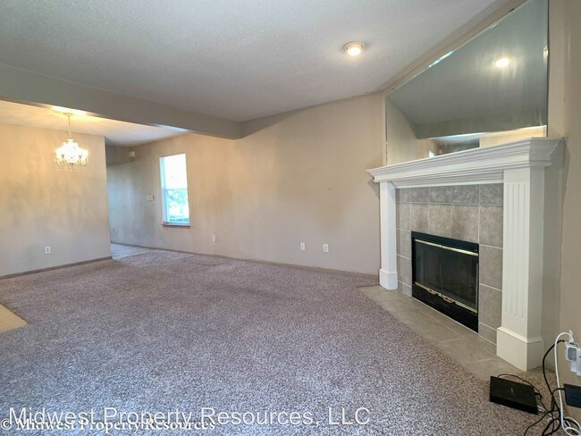 Building Photo - 5587 NW Moonlight Meadow Dr