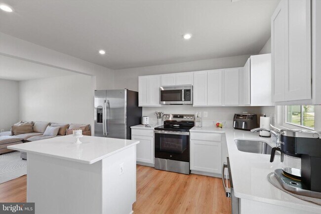 Foto del edificio - 2574 Laurel Pk Dr