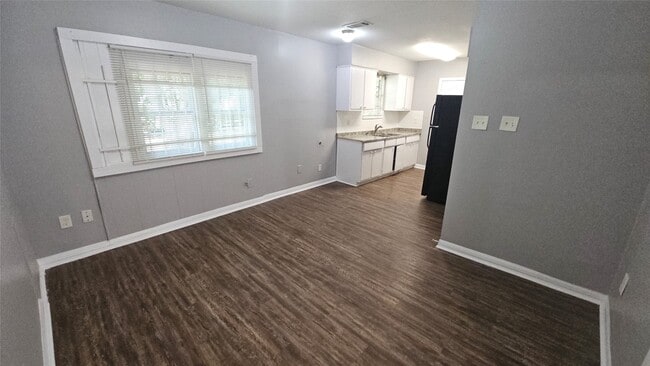 Building Photo - 10806 Safeguard St