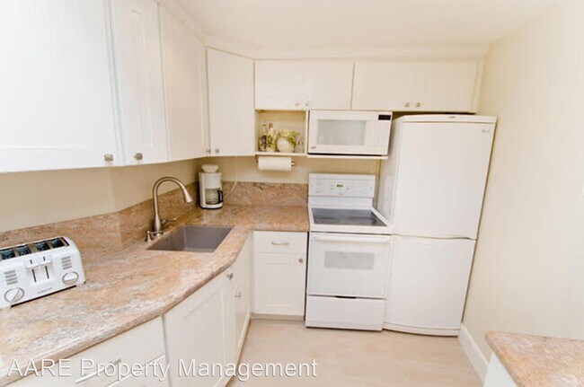 Building Photo - 1 br, 1 bath House - 8155-B Camino Del Oro