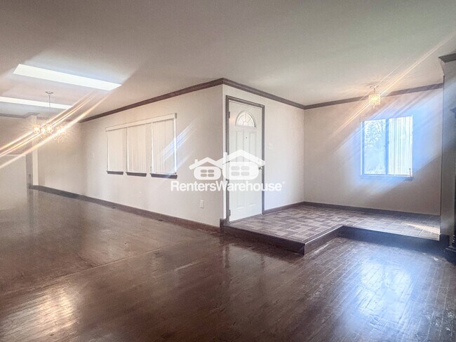 Foto del edificio - 9461 Farewell Rd