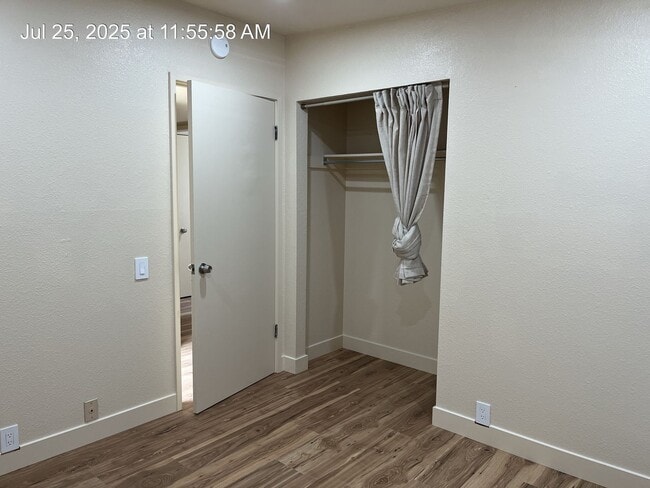 Building Photo - Old Elk Grove 1/2-Plex