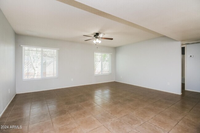 Foto del edificio - 2529 E Garnet Ave