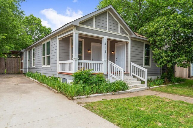 Building Photo - 818 E Woodin Blvd