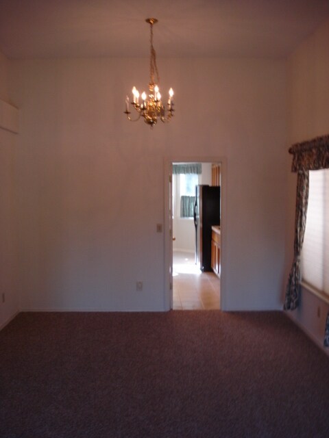 Foto del edificio - SINGLE STORY 3 BEDROOM, 2 BATH, & 2 CAR IN ROSEVILLE!