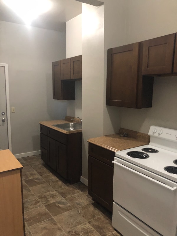 Building Photo - 1609 8th Ave N