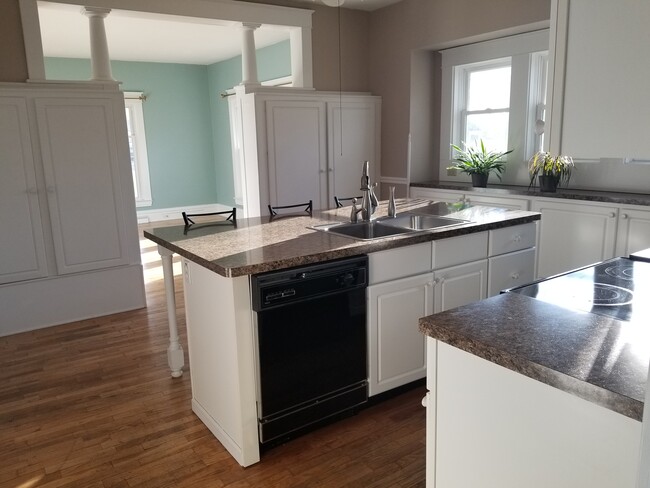 Kitchen - 134 W Spruce St