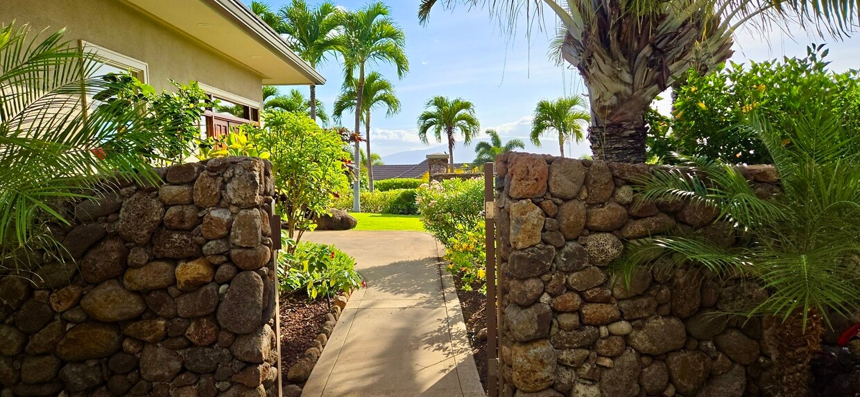 Primary Photo - 202 Paia Pohaku Pl