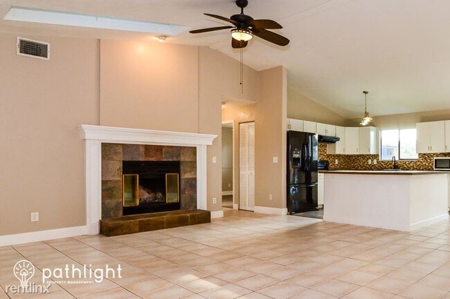 Building Photo - 3 br, 2 bath House - 2360 Date Palm Dr