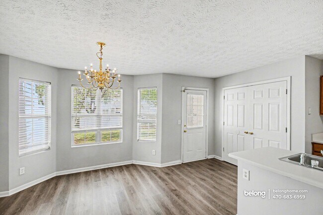 Foto del edificio - 5876 Strathmoor Manor Cir