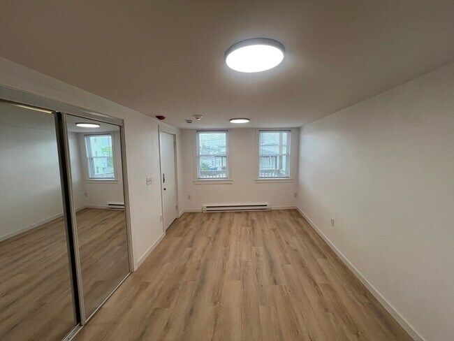 Foto del edificio - 5 Bellingham Ave