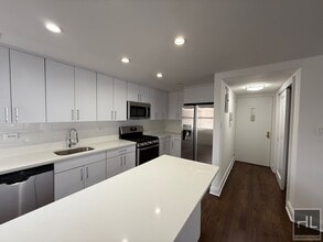 Building Photo - E 16 ST