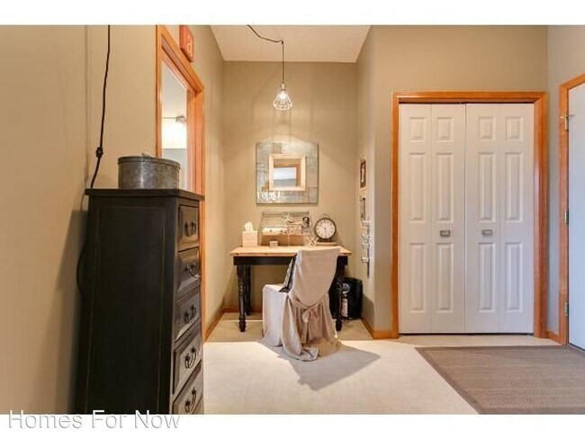 Building Photo - 3 br, 3 bath House - 21320 Hytrail Circle