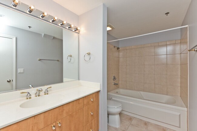 Foto del edificio - 520 W Huron St