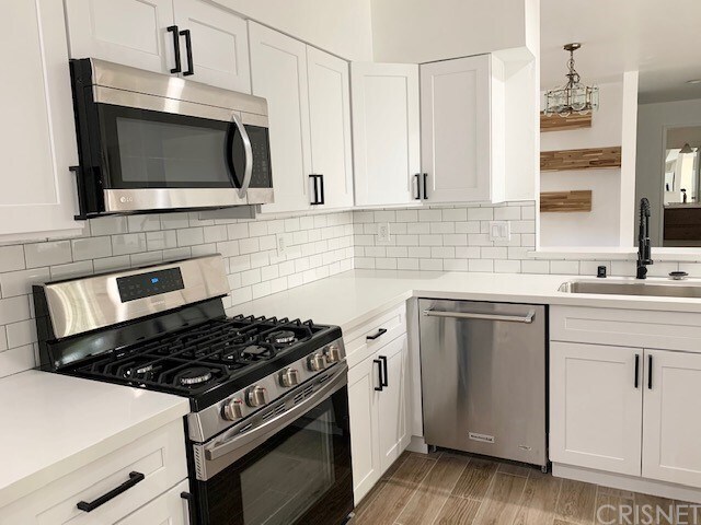 Building Photo - 10470 Riverside Dr