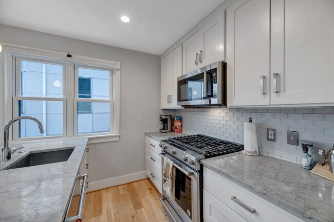 Foto del edificio - 1516 K St SE