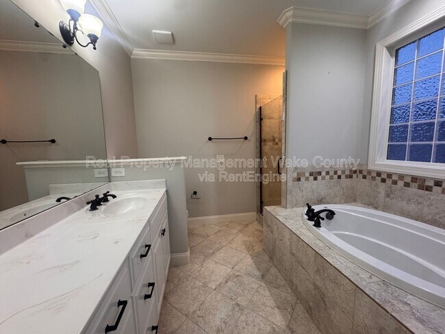 Foto del edificio - 441 Heritage Village Ln