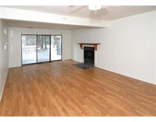 Building Photo - 555 Russell Rd