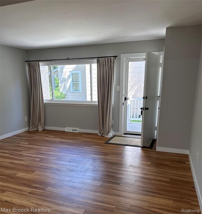 Foto del edificio - 252 N Harvey St