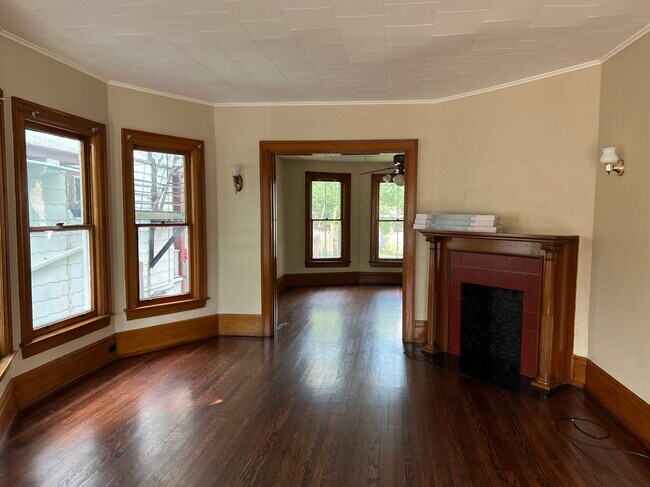 Building Photo - 572 Bird Ave