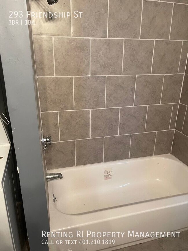 Building Photo - All New! First Floor 3 Bed, granite kitche...