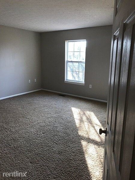 Building Photo - 3 br, 2.5 bath Condo - 2995 Glenloch Circle