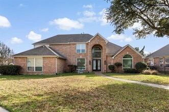 Building Photo - 706 Dover Pl