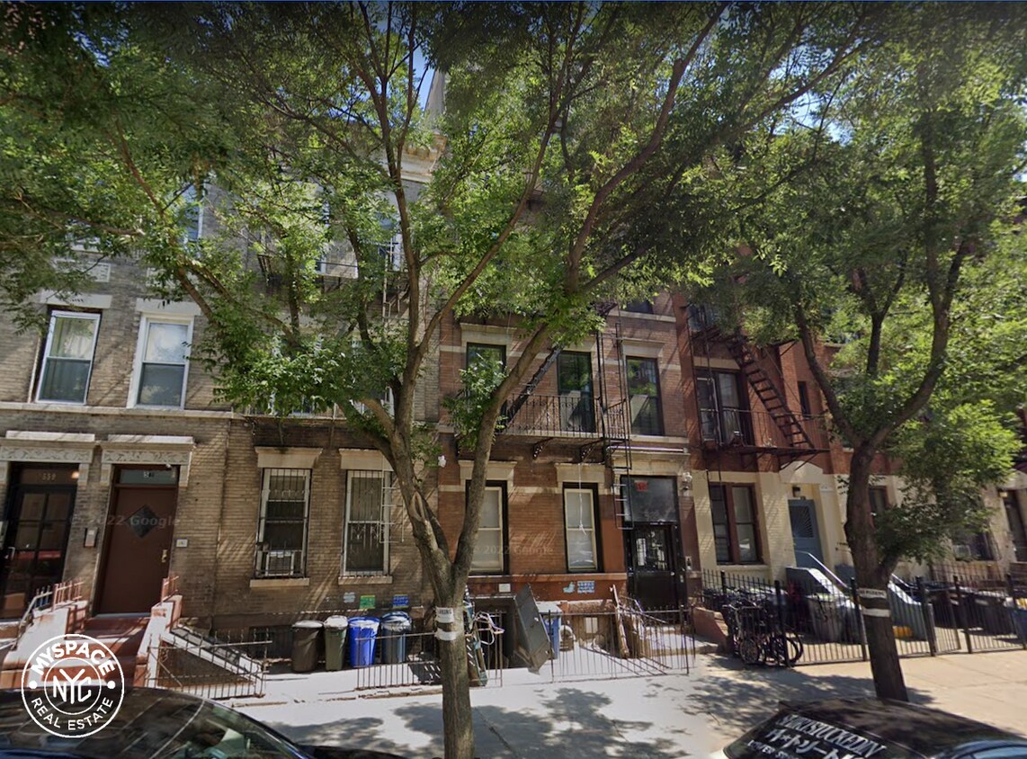 Building Photo - 565 St Johns Pl