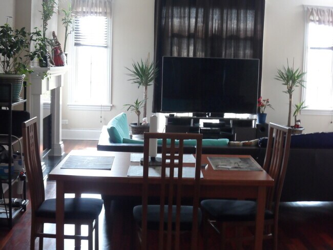 Foto del edificio - 3543 N Narragansett Ave