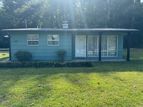Building Photo - 565 Edwards Dr NE