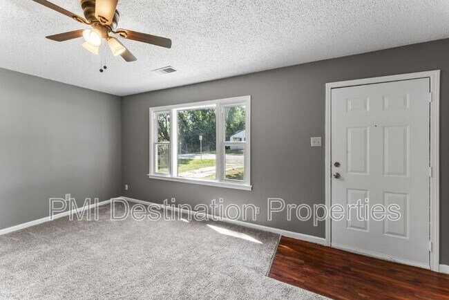 Foto del edificio - 10500 W 57th St