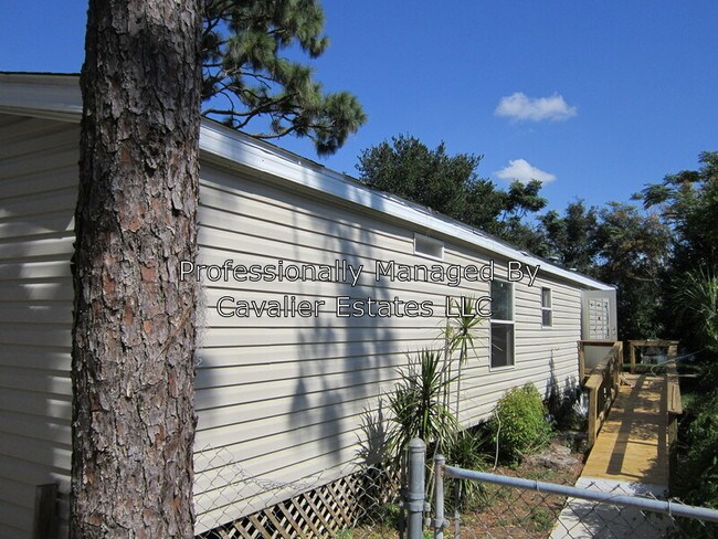 Building Photo - 1118 Precision St