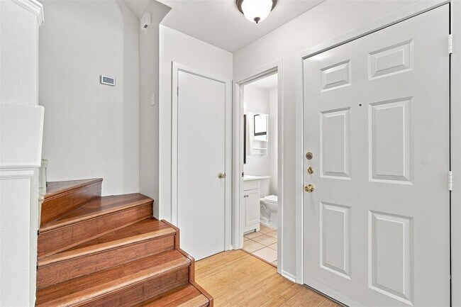 Foto del edificio - 10010 Wildflower Ln