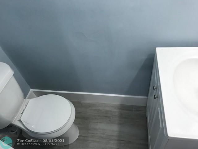 Foto del edificio - 3715 Riverside Dr