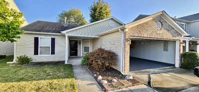 Building Photo - 9393 W Quarter Moon Dr