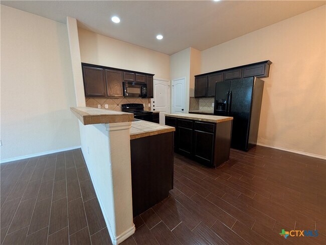 Foto del edificio - 660 Creekside Cir