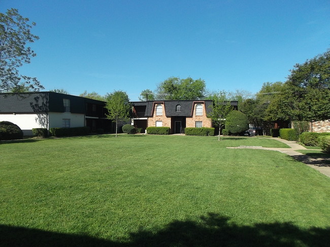 Building Photo - Westcliff Park