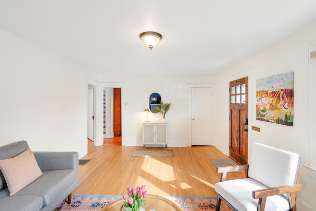 Foto del edificio - 1415 NE Webster St